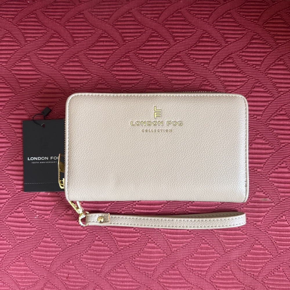 London Fog Latte Bradford Single Zip Wristlet Wallet